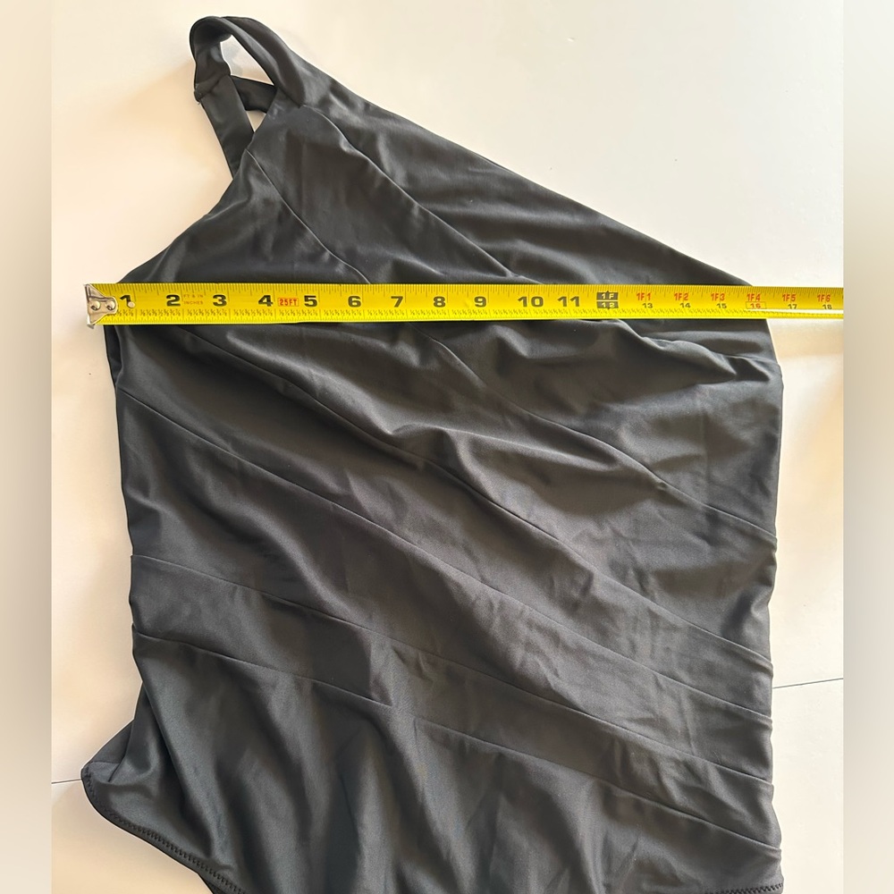 Summersalt The Sidestroke One-Shoulder One-Piece Swimsuit - Black 16 - Picture 6 of 7